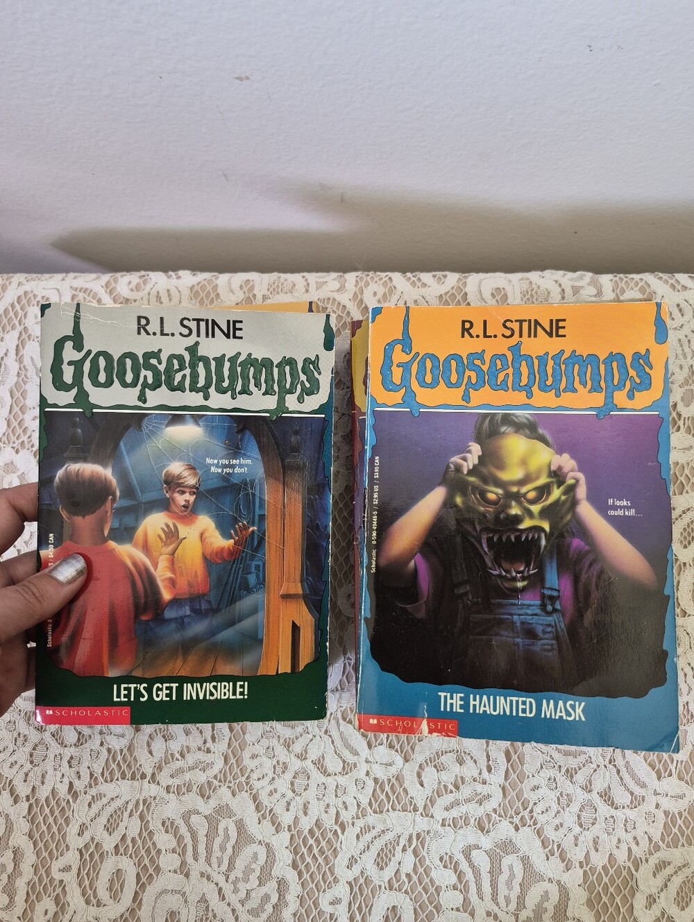 9 Goosebumps Books - Picture 6 of 12
